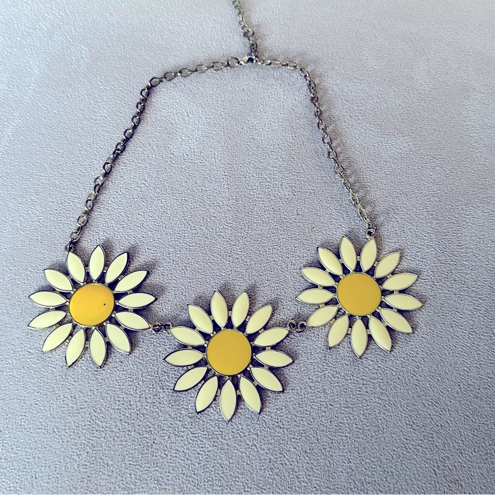 Daisy necklace